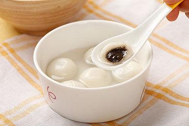 《隐形守护者》导演新作《名利游戏》：大嫂太香了